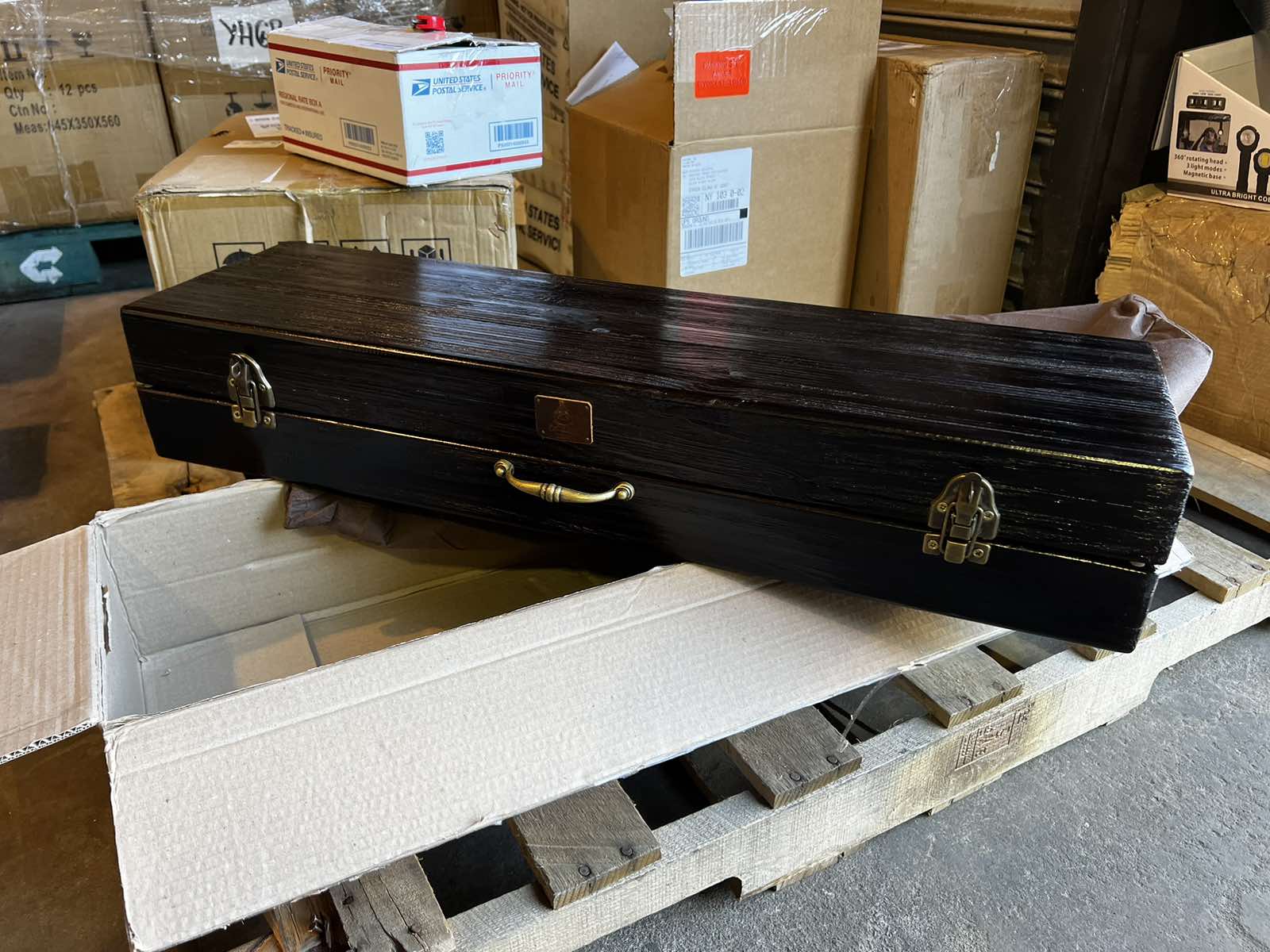 HASARLI. "Wild Pig" Barbekü Aletleri Şiş Seti Ahşap Kutuda Açık Hava Pişirme için, 17 adet.