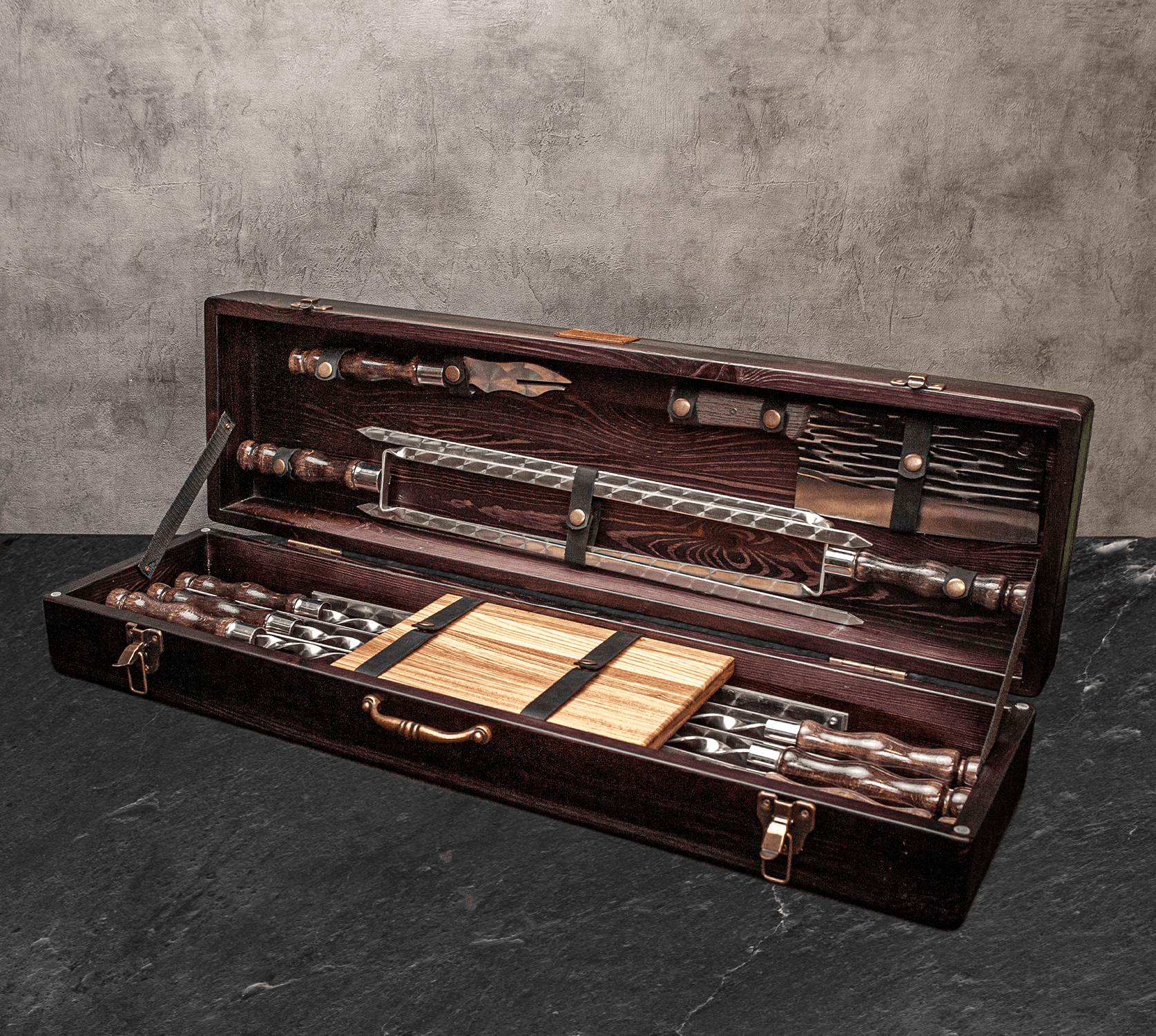 “Tignarmen” Camping Accessories BBQ Skewers Set in a Wooden Case, 13 items