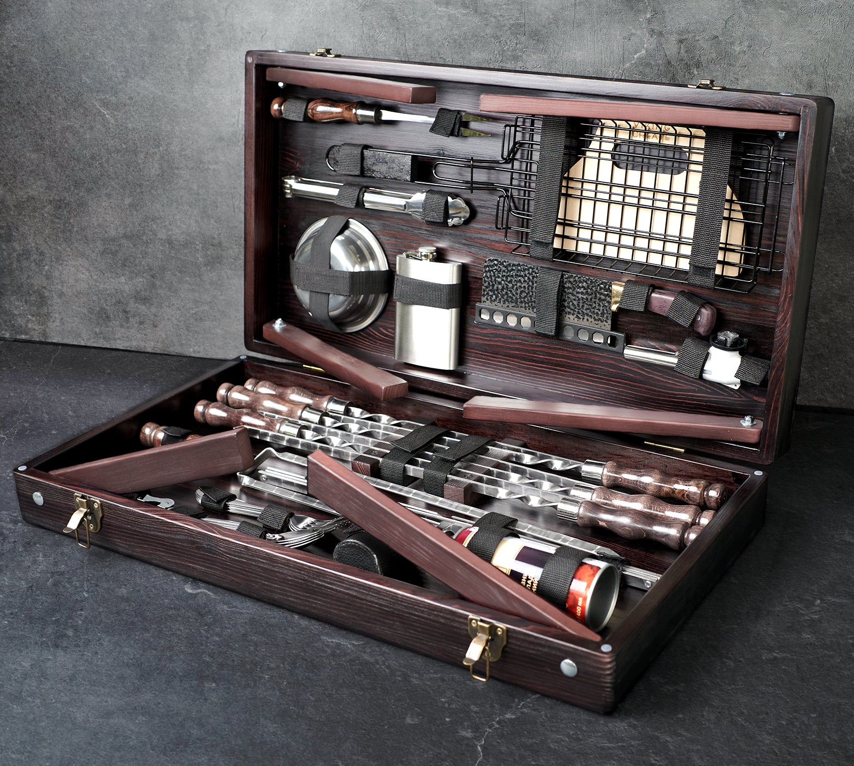 “Chameleon" Camping Accessories BBQ Skewers Set  in a Wooden Case - Table, 34 items