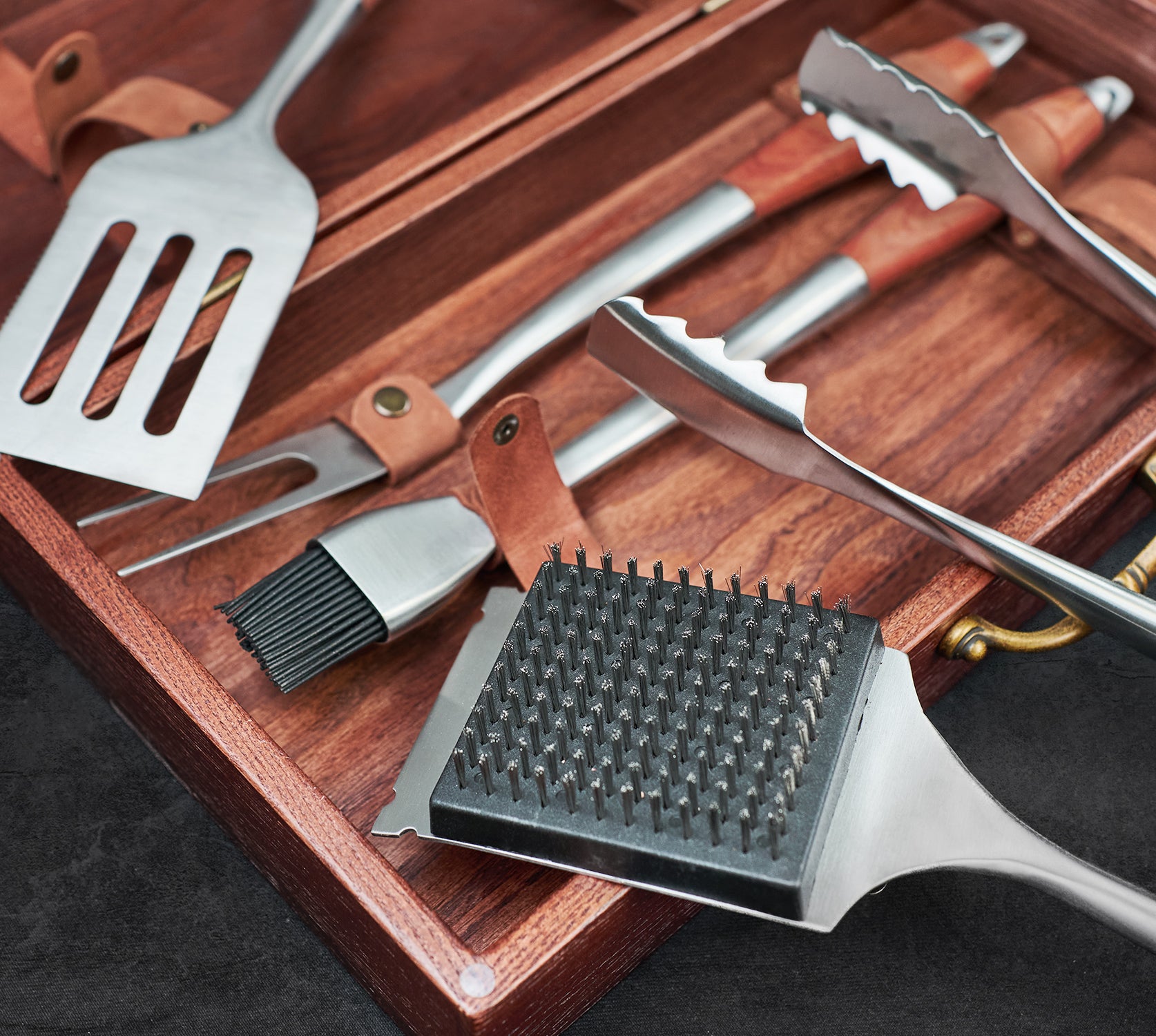 “Colorado" Camping Accessories BBQ Tools Set in a Wooden Case, 6 items