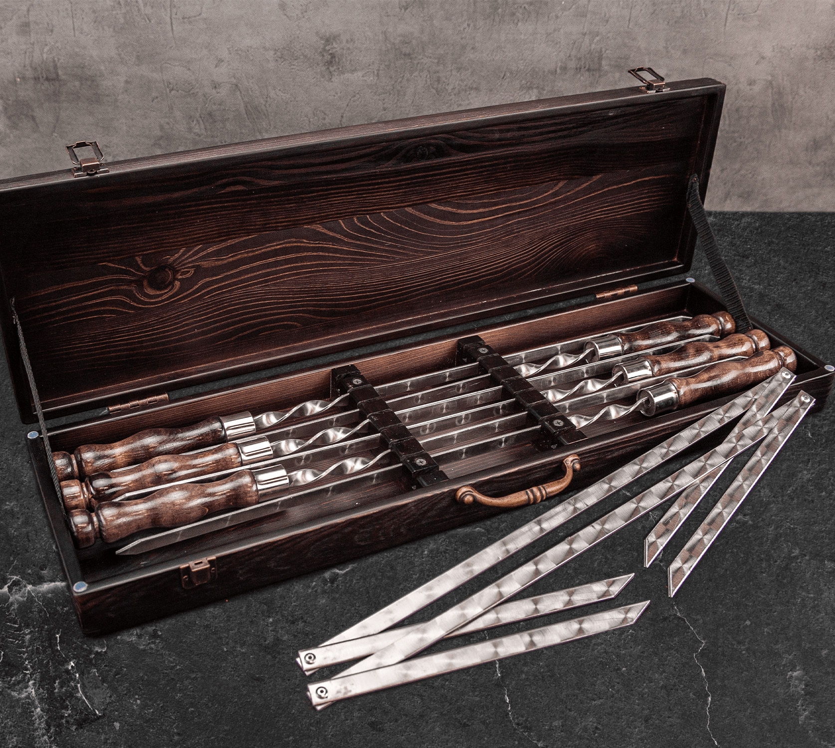 "Drakkar" Grilled Kabobs BBQ Skewers Set  in a Wooden Case, 8 items